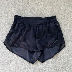 Hotty Hot Lululemon Shorts 2.5"